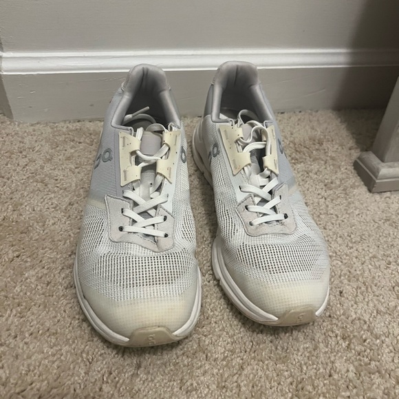 ON Women's Cloudrift White Athletic Shoes - Picture 2 of 6